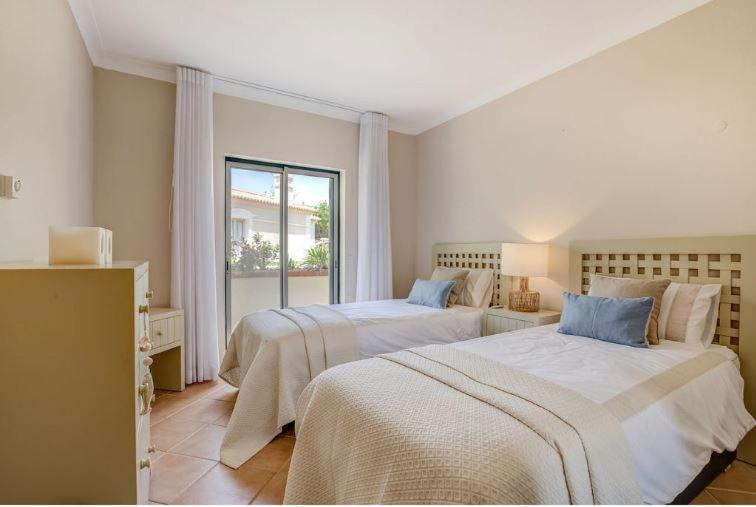 2Bedroom Bungalow Heated Shared Pool ,Near Carvoeiro And Ferrugudo Exteriér fotografie